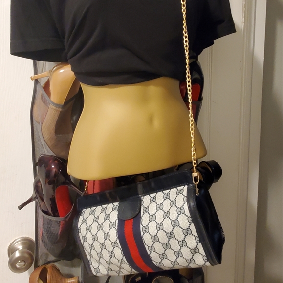 ****SOLD*****Authentic Navy Gucci - Picture 3 of 15